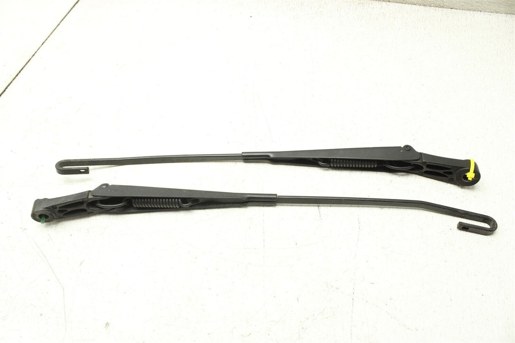 2009 Porsche 911 Carrera Driver Left Passenger Right Wiper Arm Set OEM 05-12