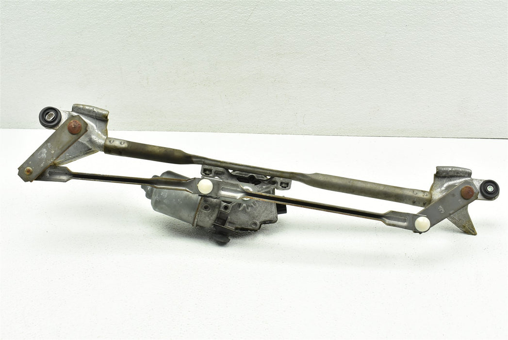 47320121