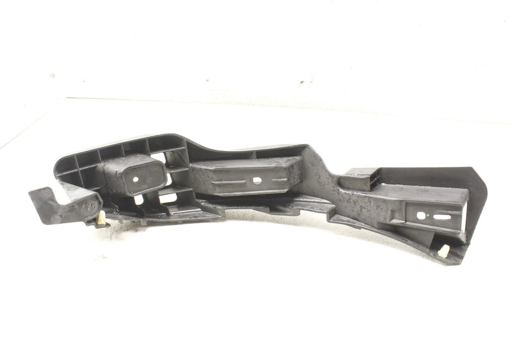 2014 Porsche Cayenne Rear Bumper Mount Bracket Guide 7P5807394A 11-18