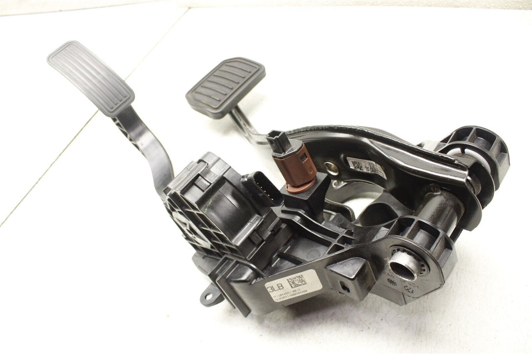 2021 Tesla Model 3 Brake Pedal Gas Pedal Assembly Factory OEM 17-21