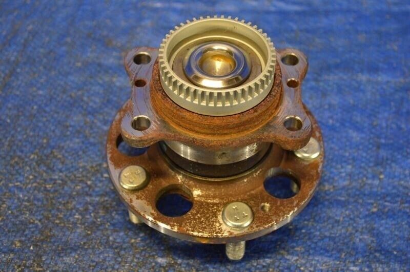 2013-2016 Hyundai Veloster Turbo Rear Hub Spindle Bearing Assembly