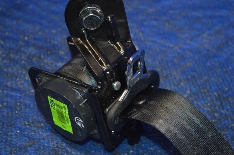 2013-2016 Hyundai Veloster Seat Belt Rear Left Driver LH Assembly 13-16