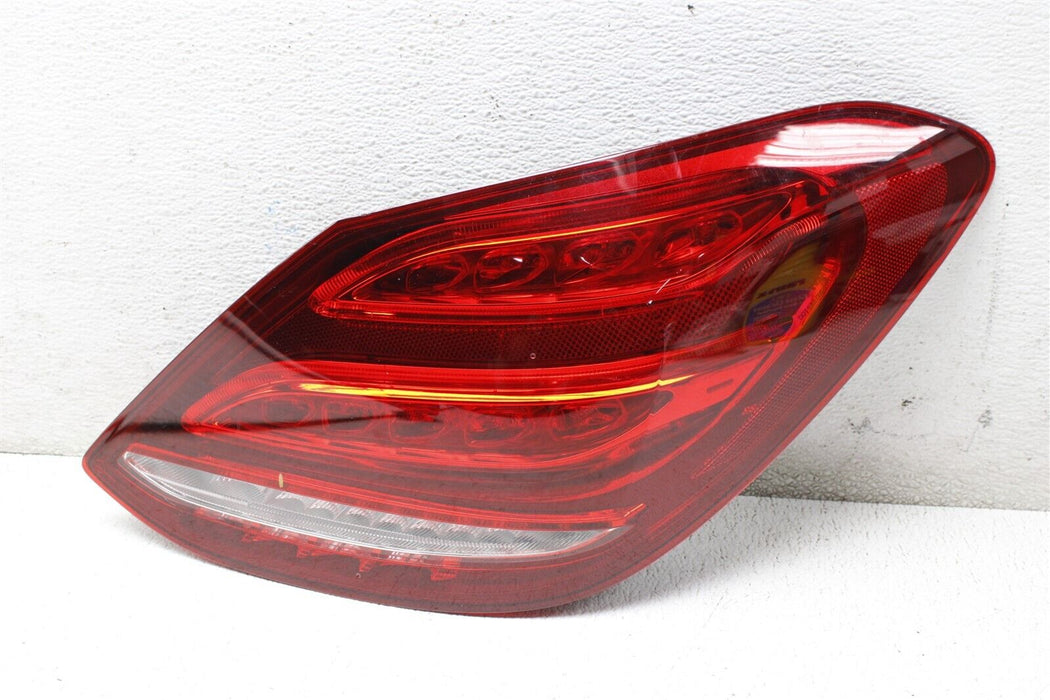 2017 Mercedes-Benz C63 AMG Right Passenger Tail Light Lamp RH 2059062102