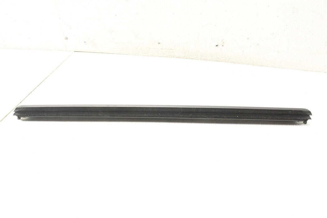 2014 Porsche Cayenne Rear Left Door Weather Strip Seal 11-18