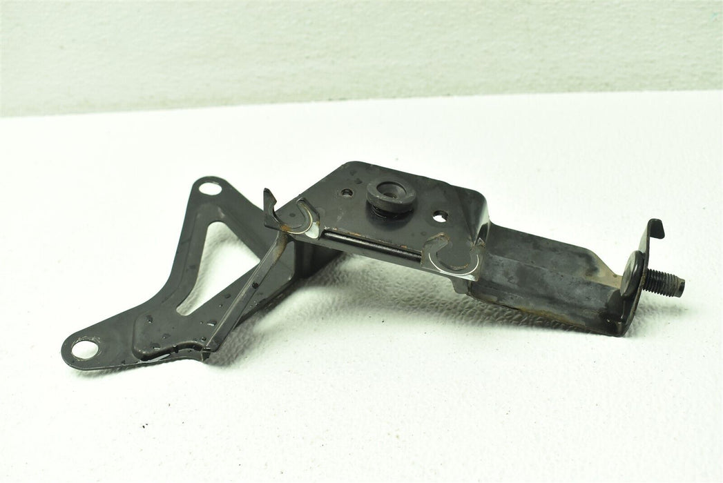 2005-2006 Saab 9-2x ABS Module Bracket Mount Factory OEM 05-06