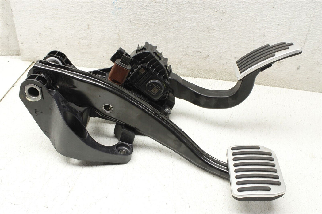 2020 Tesla Model 3 Pedal Assembly Throttle Brake Factory OEM 17-20