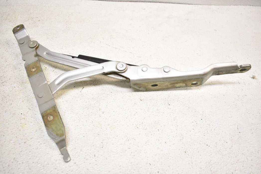 2000-2004 Volvo S40 Trunk Hinge 00-04