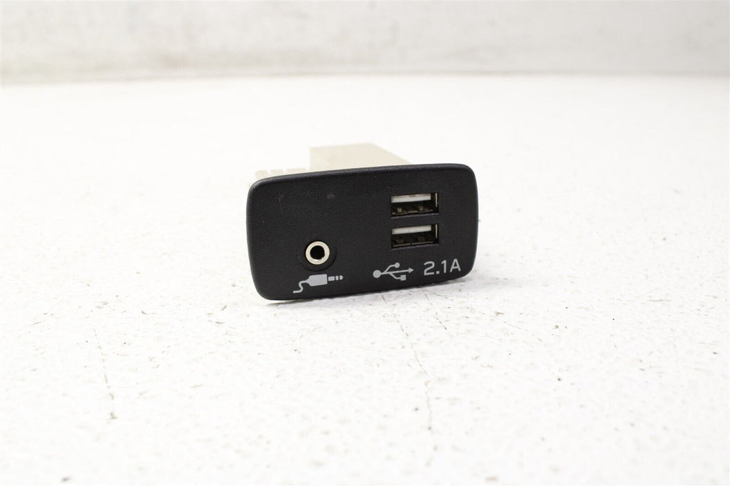 2015-2019 Subaru WRX STI Audio Auxiliary Jack USB Plug In 86257AL100 OEM 15-19
