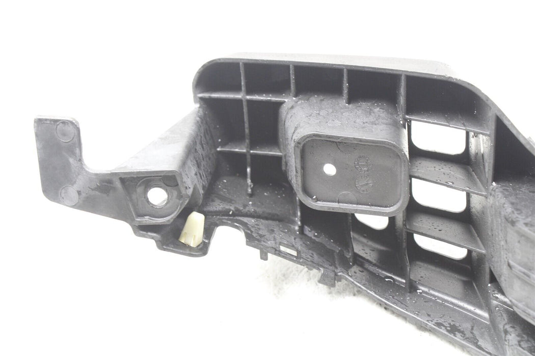 2014 Porsche Cayenne Rear Bumper Mount Bracket Guide 7P5807394A 11-18