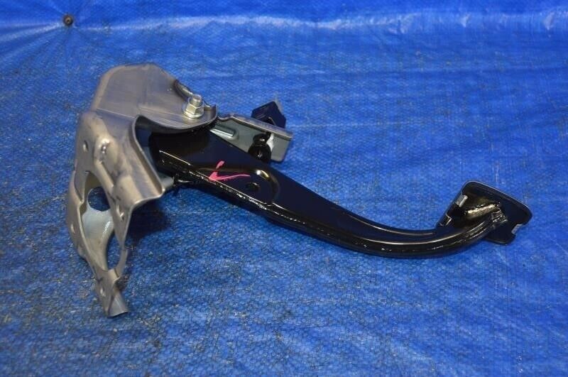 2013-2016 Hyundai Veloster Turbo Brake Pedal Assembly