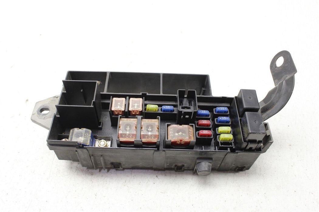 2005 Subaru Impreza WRX STI Fuse Box Engine Bay Relay 82231FE050 OEM 05