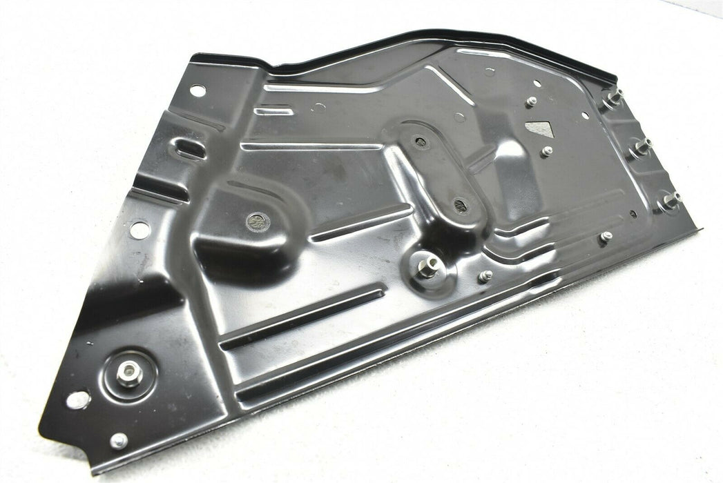 2016 Maserati Qauttroporte S Q4 Front Left Door Panel Bracket 14-18