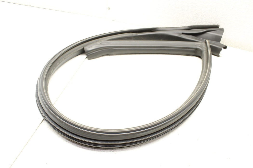 2013 Maserati GranTurismo S Weather Strip 08-13