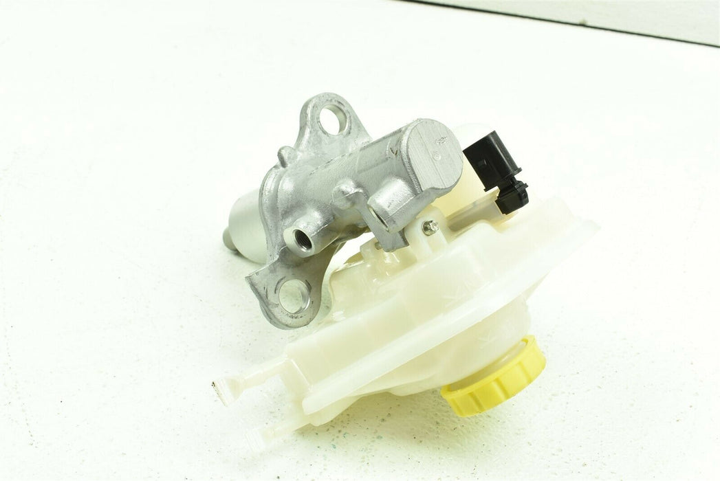 2013-2016 Porsche Boxster Brake Master Cylinder Reservoir 13-16