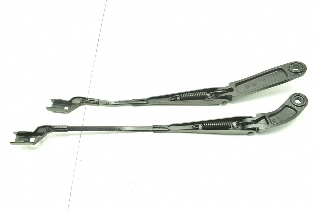 2020-2021 Toyota Supra Wiper Arm Set 20-21