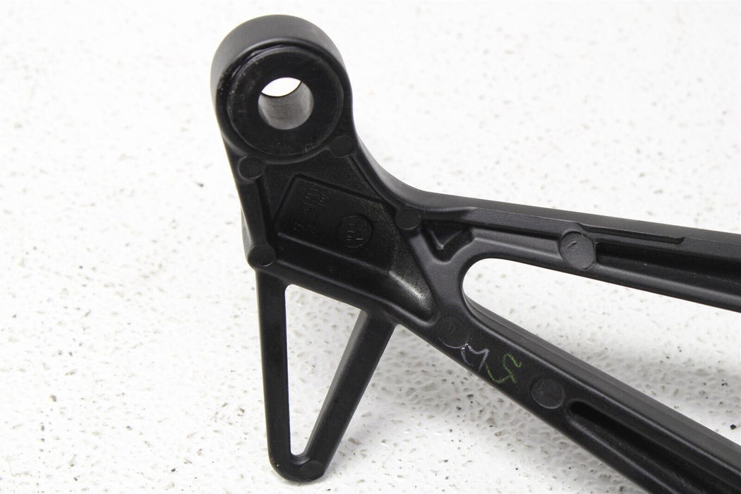 2020 Yamaha YZF R3 Footpeg Foot Peg Bracket 19-23