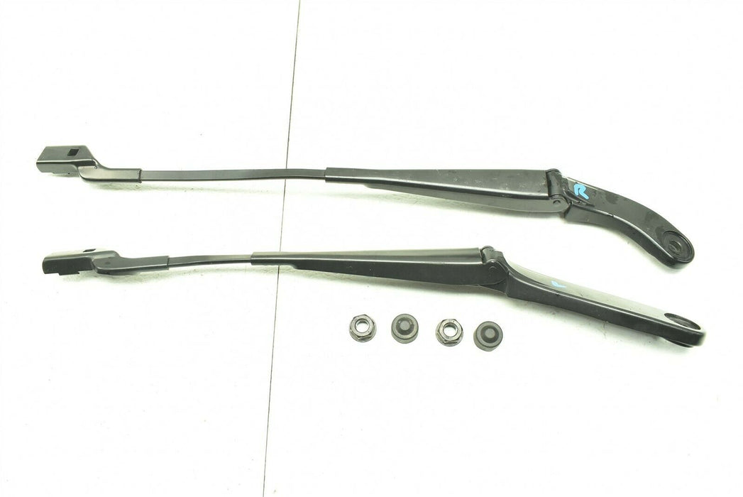 2020-2021 Toyota Supra Wiper Arm Set 20-21