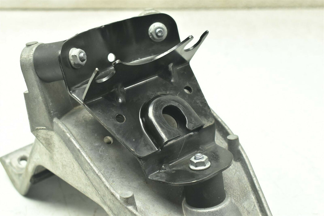 2010-2015 Jaguar XJ Support Bracket Mount AW93-2C325-AB 10-15