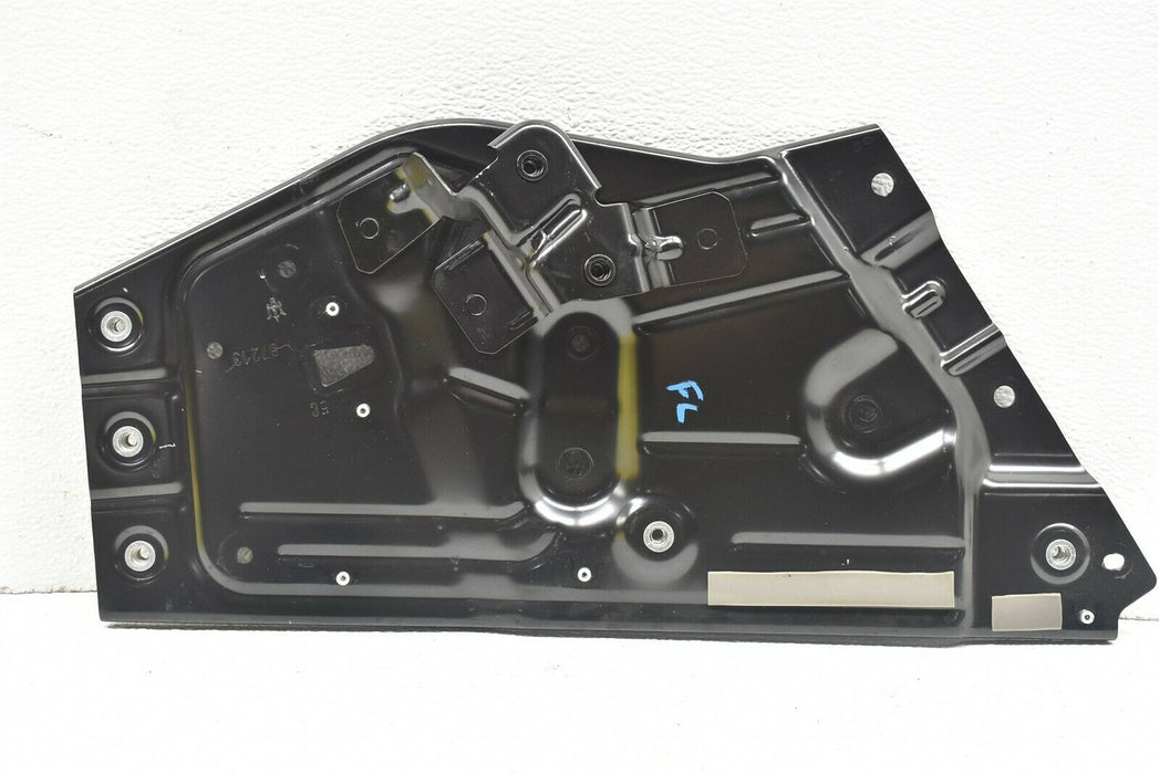 2016 Maserati Qauttroporte S Q4 Front Left Door Panel Bracket 14-18