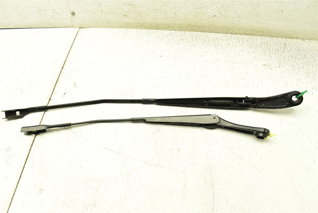 2017-2019 Alfa Romeo Giulia Wiper Arm Set Pair 17-19