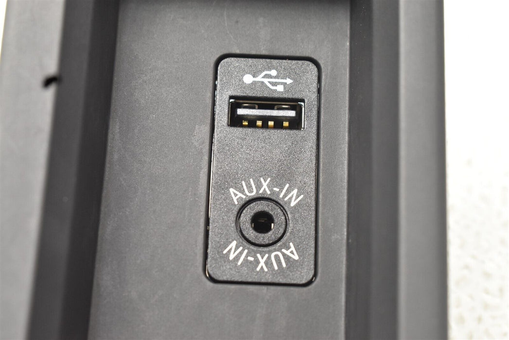 2012-2018 BMW M3 Center Console USB Aux Port 9207357
