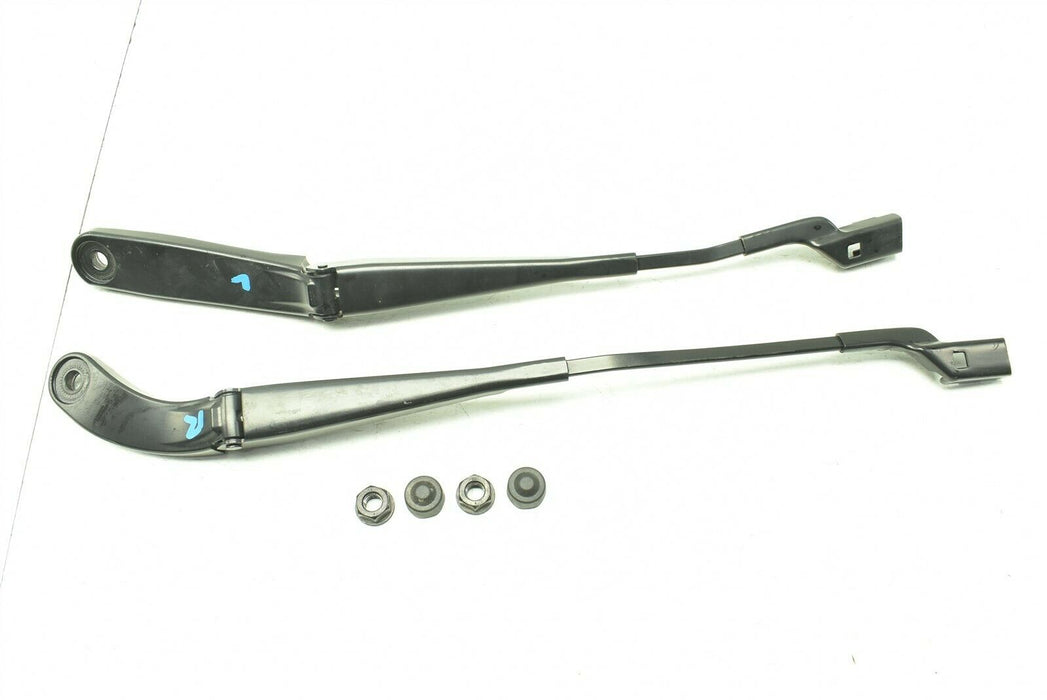 2020-2021 Toyota Supra Wiper Arm Set 20-21