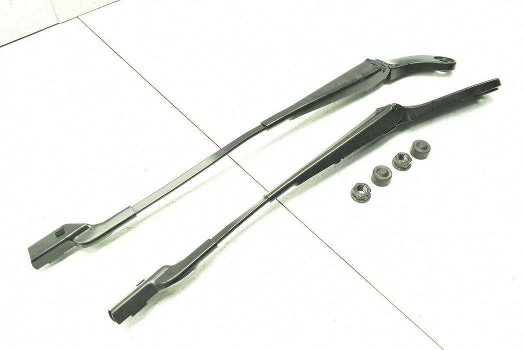 2020-2021 Toyota Supra Wiper Arm Set 20-21