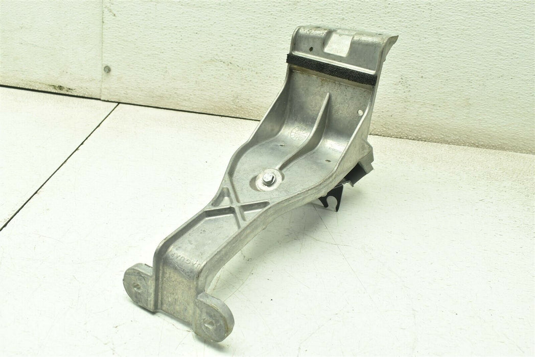 2010-2015 Jaguar XJ Support Bracket Mount AW93-2C325-AB 10-15