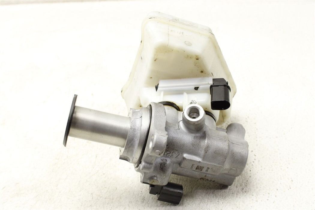 2017 Porsche Cayenne Brake Master Cylinder 11-18