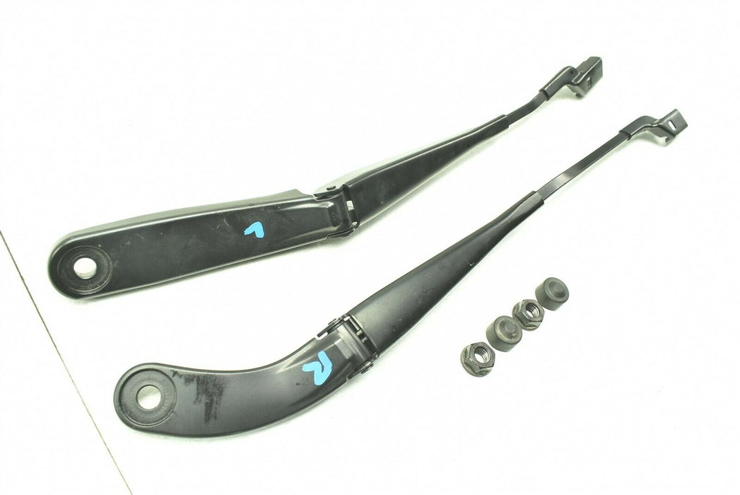 2020-2021 Toyota Supra Wiper Arm Set 20-21