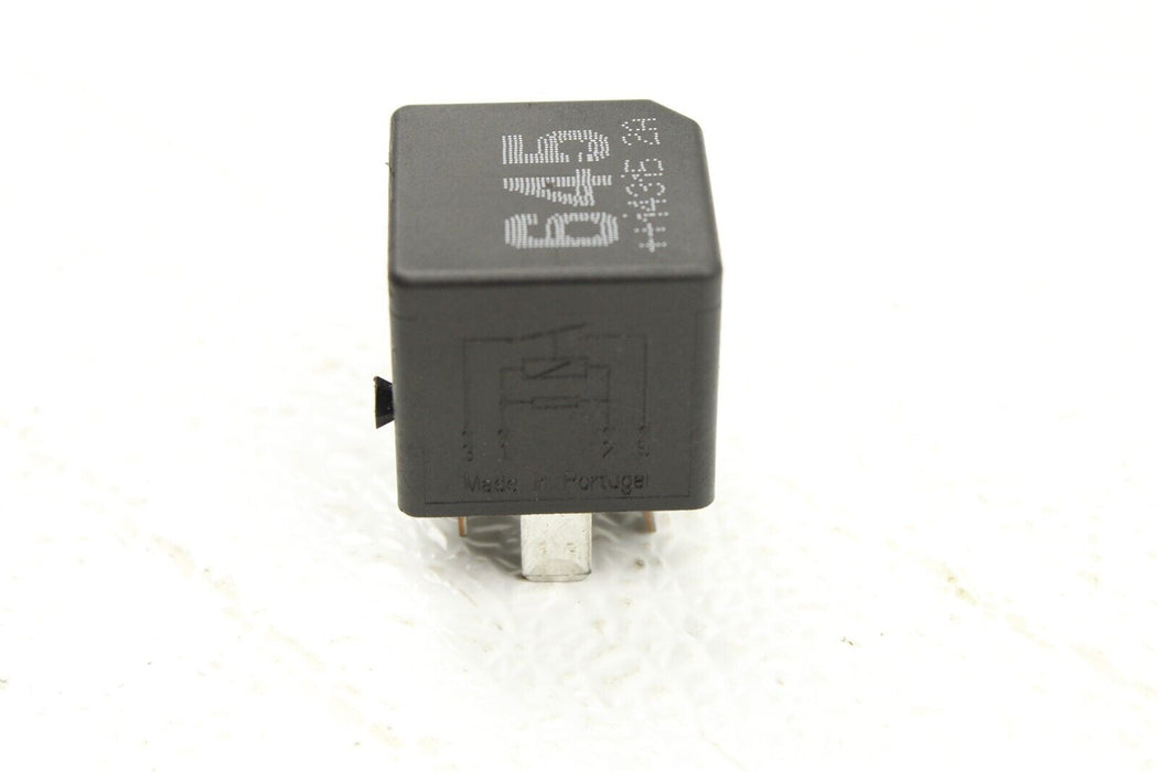 2015-2018 Porsche Macan Multipurpose Defroster Horn Relay 4H0951253A 15-18