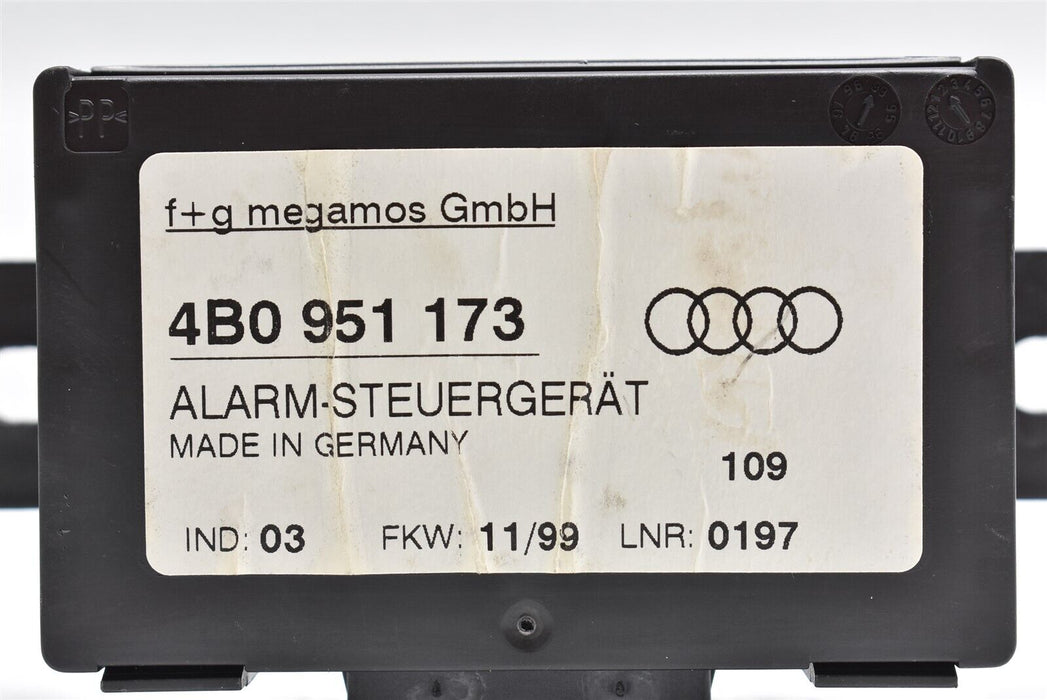 1999-2001 Audi A4 Alarm Sensor Siren Control Unit 4B0951173 99-01